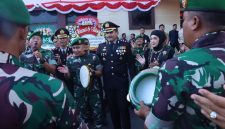 Suasana Polres Jepara saat mendapatkan kejutan nasi tumpeng dari Kodim Jepara.