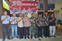 Nampak Waka ADM Perhutani KPH Telawa, Pirmansyah (dari kiri no 2), hadir dalam acara tasyakuran HUT Bhayangkara ke-79 di kantor Polsek Juwangi.