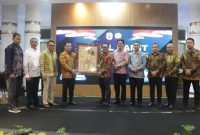 Suasana tradisi acara Kenal Pamit Komandan Kodim 0718 Pati dan Acara Tradisi Lepas Sambut Komandan Kodim 0718 Pati dari Letkol Inf Jon Young Saragi, S. Sos, M.I.P kepada Letkol Arm Timotius Berlian Yogiananto, S.E. M. Han. Acara berlangsung di Pendopo Kabupaten Pati.