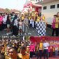 Suasana kegiatan jalan sehat Polres Demak, dalam rangka Hari Bhayangkara ke-79.