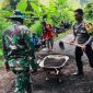 TNI/Polri di Jepara bahu membahu bersihkan saluran air antisipasi tanah longsor.