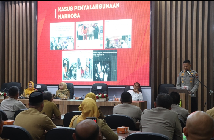 Kapolres Demak AKBP Ari Cahya Nugraha, saat sosialisasi Pencegahan, Pemberantasan, Penyalahgunaan, dan Peredaran Gelap Narkoba (P4GN) di Gedung Grhadika Bina Praja Kabupaten Demak.