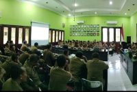 Perhutani KPH Telawa, saat sosialisasi dan penyegaran manajemen pengelolaan hutan di kantor setempat.