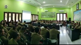Perhutani KPH Telawa, saat sosialisasi dan penyegaran manajemen pengelolaan hutan di kantor setempat.