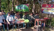 Perhutani KPH Semarang, saat menghadiri kegiatan menanam jagung bersama Kapolsek Karangawen di Desa Jragung, Kec. Karangawen, Kab. Demak.