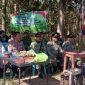 Perhutani KPH Semarang, saat menghadiri kegiatan menanam jagung bersama Kapolsek Karangawen di Desa Jragung, Kec. Karangawen, Kab. Demak.