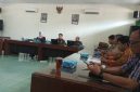 Perum Perhutani Kesatuan Pemangkuan Hutan (KPH) Telawa, saat mengikuti rapat pembahasan rencana pelaksanaan pekerjaan Pipanisasi Pengapon Boyolali di kantor Departemen Perencanaan dan Pengembangan Bisnis Jl. Cungkup Sari, Salatiga, Kecamatan Sidorejo, Kota Salatiga, pada Jumat. (11/07/2025).
