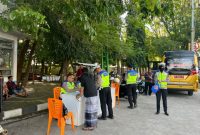 Polres Demak saat razia kendaraan bermotor roda dua dan roda empat dalam Operasi Patuh Candi 2025.
