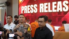 Polres Demak saat ungkap 3 kasus penyalahgunaan narkotika. Barang bukti sabu-sabu seberat 10,97 gram disita.