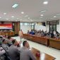 Puluhan personel Polres Jepara, saat mengikuti kegiatan pelatihan public speaking di aula Mapolres setempat, pada Kamis (17/7/2025).