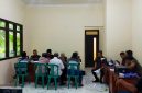 Foto: Suasana pemeriksaan para saksi pelanggan saat dimintai keterangannya oleh Kejari Blora dalam kasus dugaan tindak pidana korupsi pengelolaan air bersih Desa Sogo Kec. Kedungtuban, Kab. Blora.