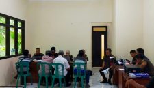 Foto: Suasana pemeriksaan para saksi pelanggan saat dimintai keterangannya oleh Kejari Blora dalam kasus dugaan tindak pidana korupsi pengelolaan air bersih Desa Sogo Kec. Kedungtuban, Kab. Blora.