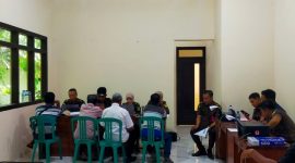 Foto: Suasana pemeriksaan para saksi pelanggan saat dimintai keterangannya oleh Kejari Blora dalam kasus dugaan tindak pidana korupsi pengelolaan air bersih Desa Sogo Kec. Kedungtuban, Kab. Blora.