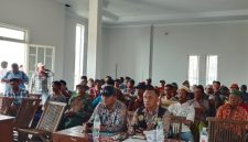 Suasana aksi protes warga masyarakat desa Kedungmutih Kec. Wedung, Kab. Demak.