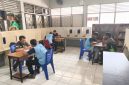 WBP pengguna narkoba saat di-screening petugas Lapas Pati.