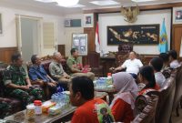 Bupati Pati Sudewo saat bahas pertanian ramah lingkungan bersama Kodim Pati.