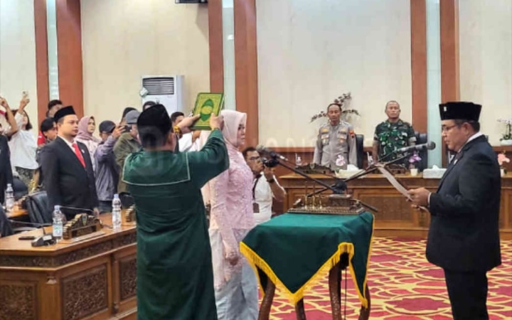 Saidatul Nida Iza, saat dilantik/sumpah jabatan anggota DPRD Kudus.