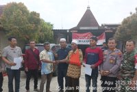 Foto: Halaman kantor Polsek Karangrayung, kedua belah pihak Subiyat dan Darno sepakat berdamai, disaksikan Kepala desa, Bhabinkamtibmas, Babinsa Desa Gunungtumpeng, dan pihak terkait.