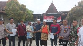 Foto: Halaman kantor Polsek Karangrayung, kedua belah pihak Subiyat dan Darno sepakat berdamai, disaksikan Kepala desa, Bhabinkamtibmas, Babinsa Desa Gunungtumpeng, dan pihak terkait.