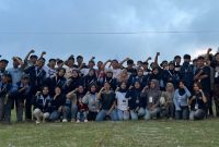 Mahasiswa KKN MIT ke-20 Posko 17 UIN Walisongo bersama pemuda Karang Taruna berfoto bersama usai memeriahkan perayaan lomba HUT ke-80 Republik Indonesia di Dusun Pancuran, Desa Piyanggang.