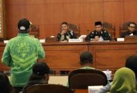 Suasana pertemuan antara para petani tebu dengan anggota DPRD Blora, membahas keluhan petani tebu.