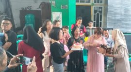 Acara pemotongan kue ultah media viosarinews.com ke-7.