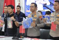 Kapolres Tegal AKBP Bayu Prasatyo, S.H., S.I.K., M.H. saat ungkap kasus pencurian dengan pemberatan.