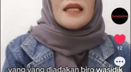 Burita Yulianti pihak keluarga Ali Mursid, saat mengutarakan perkaranya yang dinilai tidak adil di medsos TikTok.