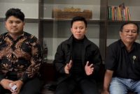 Tim Advokat CBP LAW Office Rembang. Bagas Pamenang, SH,MH (tengah)