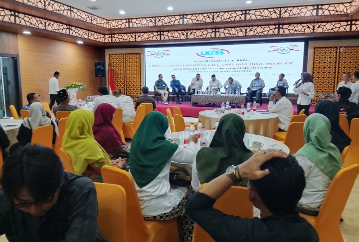 Suasana kegiatan gelar diskusi publik dalam rangka memperingati Hari Anti Korupsi Sedunia oleh Ormas LKISS Kudus. 