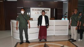 Gus Yasid saat digelandang Kejagung.