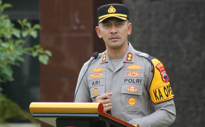 Kapolres Demak AKBP Ari Cahya Nugraha, saat memberikan imbauan kepada masyarakat terkait libur panjang Nataru.