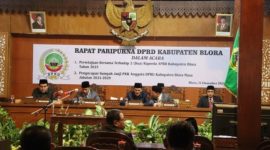 Rapat paripurna DPRD Kabupaten Blora di penghujung tahun 2025, sahkan dua Raperda yaitu kawasan tanpa rokok dan penyelenggaraan perpustakaan.