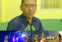 Kolase foto, atas: Wisnu Rijanto ST Kepala Sekolah SMA Muhammadiyah Gubug. Bawah: pertunjukan Sendratari Ramayana.