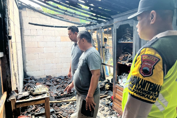 Kondisi rumah usai kebakaran.