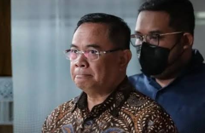 Bupati Pati, Sudewo, saat digiring petugas KPK.