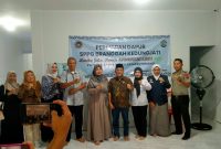 Wakil Bupati Grobogan, Sugeng Prasetyo (tengah) saat meresmikan gedung SPPG Branggah Kedungjati. Selasa 24/2/2025).