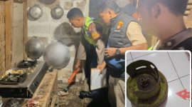 Polisi saat cek TKP.