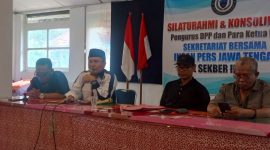 Foto: Dari kiri, Sigit Trihartanto (DPP IPJT), Firdaus Andika (Ketum IPJT), Mugiono (Sekjend IPJT), Ali Rosidin (Bendahara IPJT). Minggu (12/4/2026).