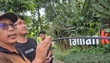 Pihak wifi saat menunjukan Kabel yang mencelakai pengguna jalan.