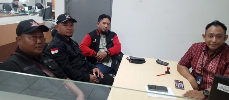 GRIB Jaya Grobogan, saat menemui pihak Bank BRI cabang Boloh.