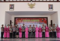 Usai Sertijab, sejumlah perwira jabatan strategis berfoto bersama.