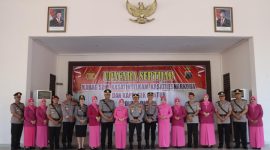 Usai Sertijab, sejumlah perwira jabatan strategis berfoto bersama.