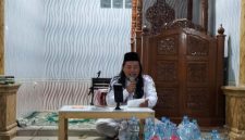 Gus Zainal Santri Ndeso, saat mengisi sambutan.