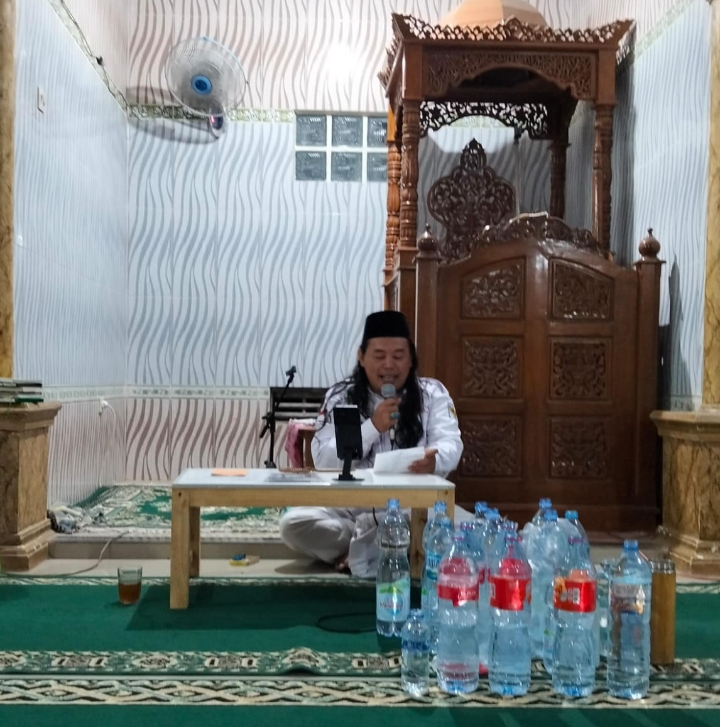 Gus Zainal Santri Ndeso, saat mengisi sambutan.