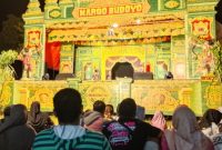 Suasana pertunjukan seni ketoprak lakon Jaka Tingkir Desa Kedungsari, Kec. Gebog, Kab. Kudus.Minggu (10/5/2026) malam.