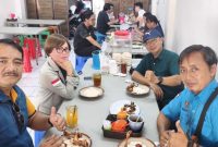 Foto: bertopi, Agus Prajitno, Vio Sari, Tatang S, Wahyu Utomo. 