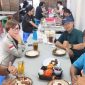 Foto: bertopi, Agus Prajitno, Vio Sari, Tatang S, Wahyu Utomo. 