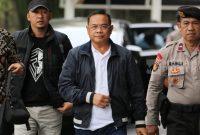 Sudewo, saat didampingi petugas kepolisian.