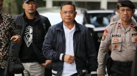 Sudewo, saat didampingi petugas kepolisian.